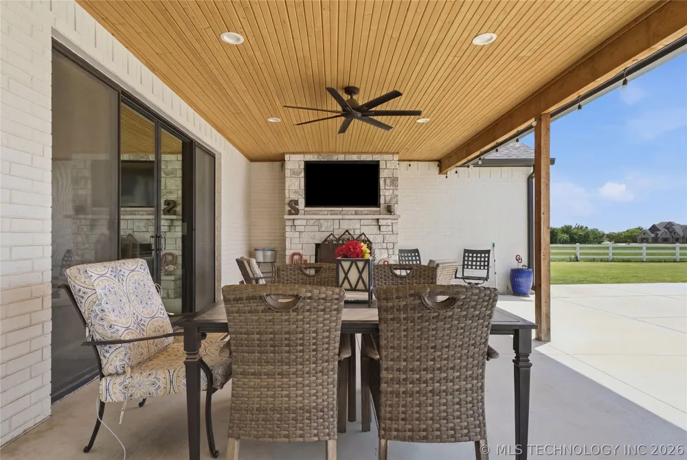 5882 E 171st Street S Bixby, OK 74008