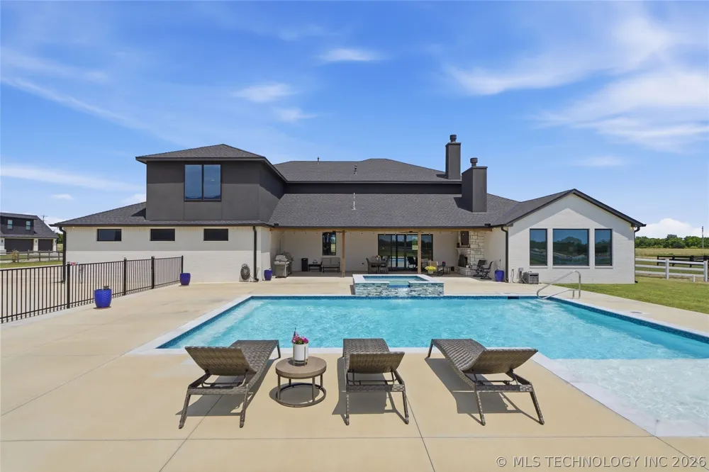 5882 E 171st Street S Bixby, OK 74008