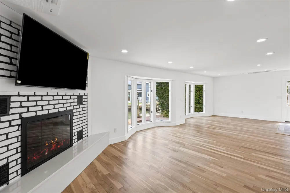 119 Alhambra Road Massapequa, NY 11758