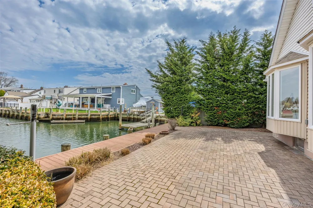 119 Alhambra Road Massapequa, NY 11758