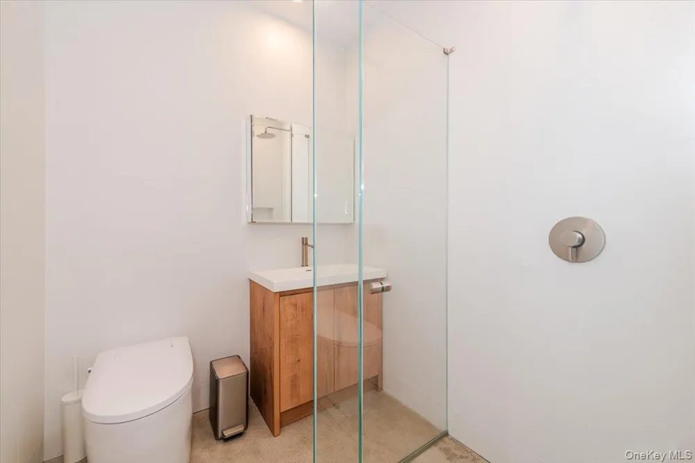 2105 Bay Boulevard Atlantic Beach, NY 11509