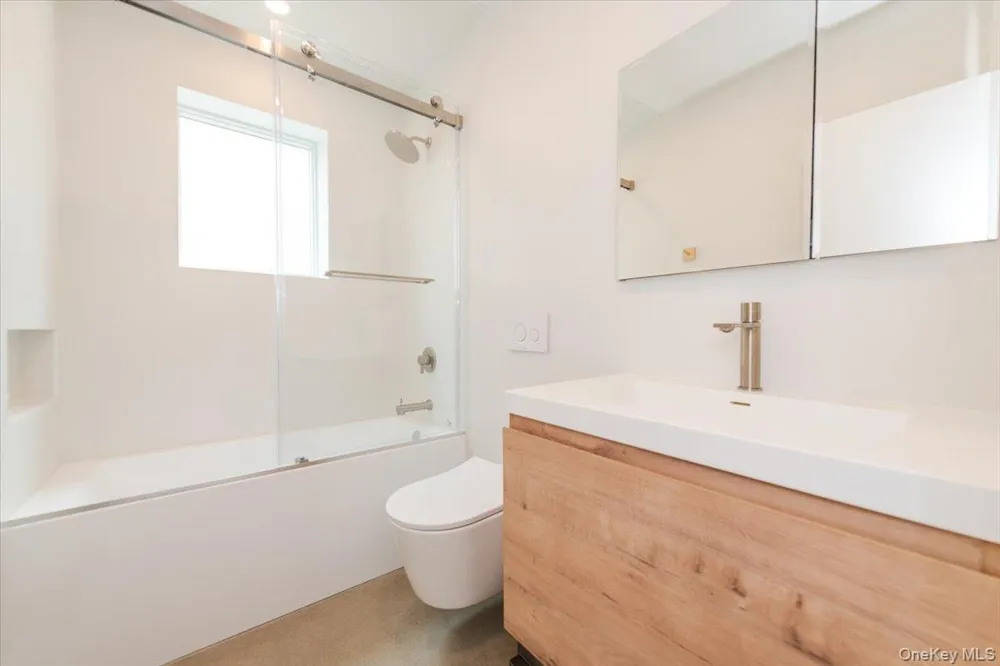 2105 Bay Boulevard Atlantic Beach, NY 11509
