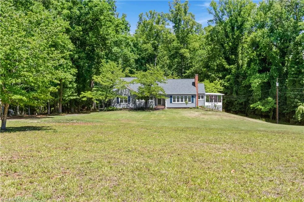 951 Dodson Mill Road Pilot Mountain, NC 27041