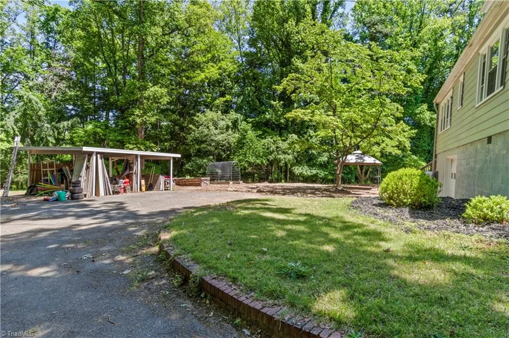 951 Dodson Mill Road Pilot Mountain, NC 27041