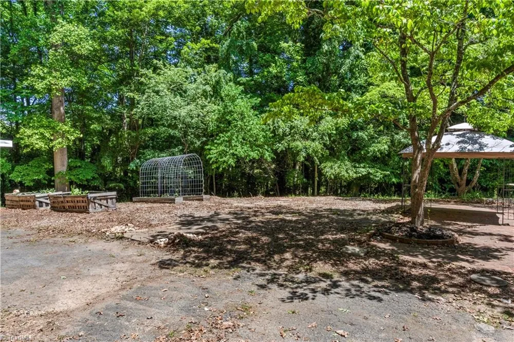 951 Dodson Mill Road Pilot Mountain, NC 27041