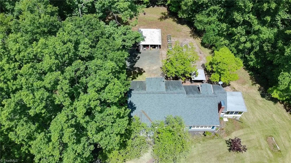 951 Dodson Mill Road Pilot Mountain, NC 27041