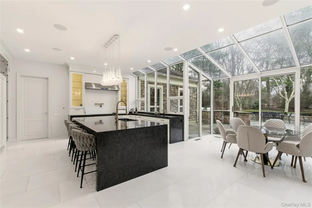 55 Coves Run Oyster Bay Cove, NY 11791