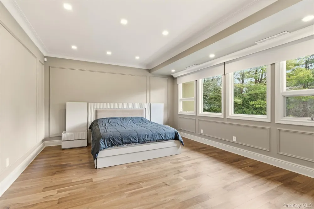 55 Coves Run Oyster Bay Cove, NY 11791
