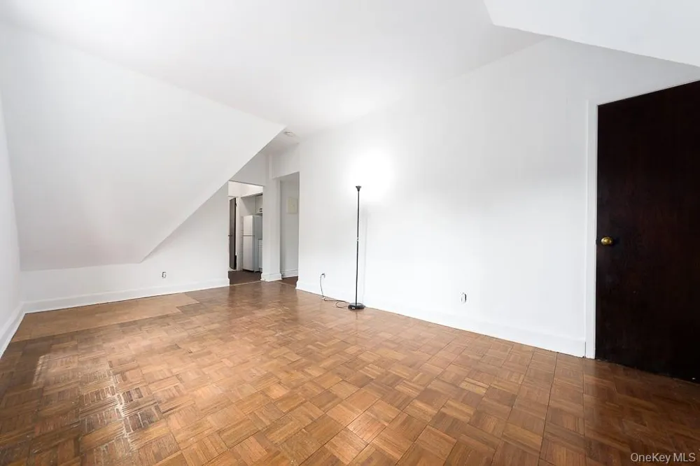 10 Station Square #R42 Forest Hills, NY 11375