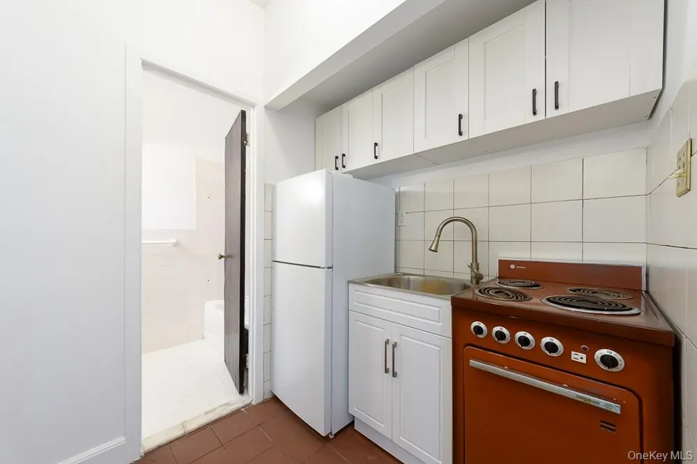 10 Station Square #R42 Forest Hills, NY 11375