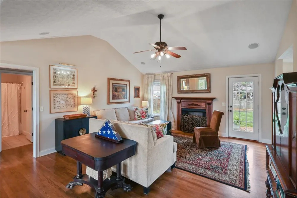 936 Aristides Dr Bowling Green, KY 42104
