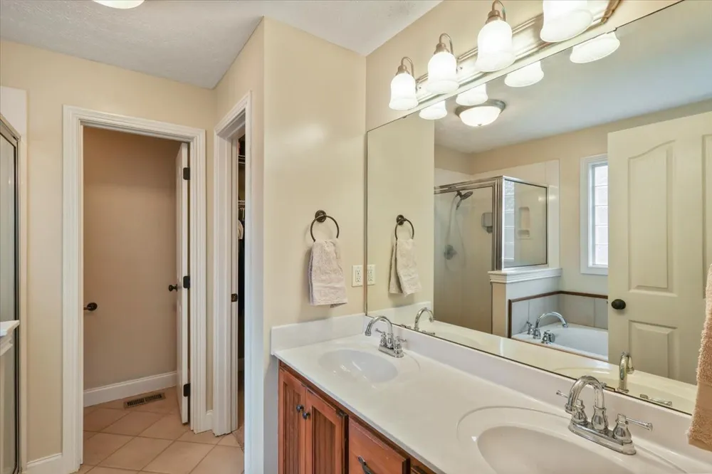 936 Aristides Dr Bowling Green, KY 42104