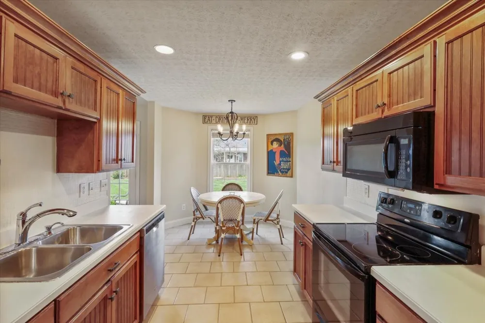 936 Aristides Dr Bowling Green, KY 42104