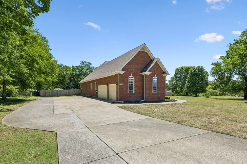 1136 Farmhouse Rd Lascassas, TN 37085