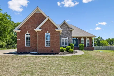 1136 Farmhouse Rd