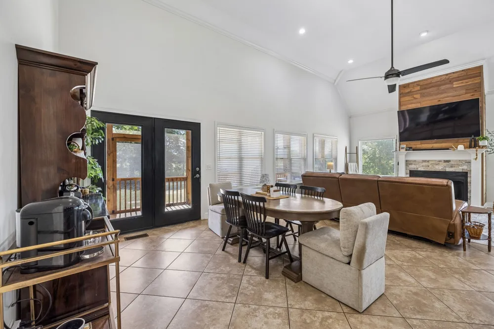 1136 Farmhouse Rd Lascassas, TN 37085