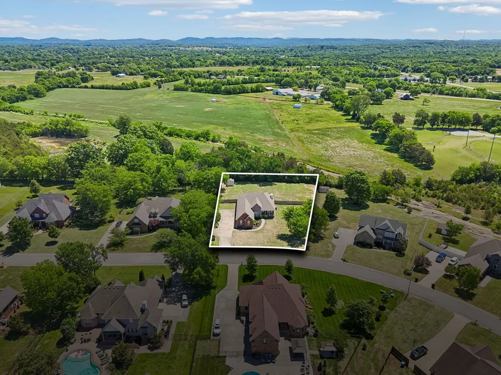 1136 Farmhouse Rd Lascassas, TN 37085