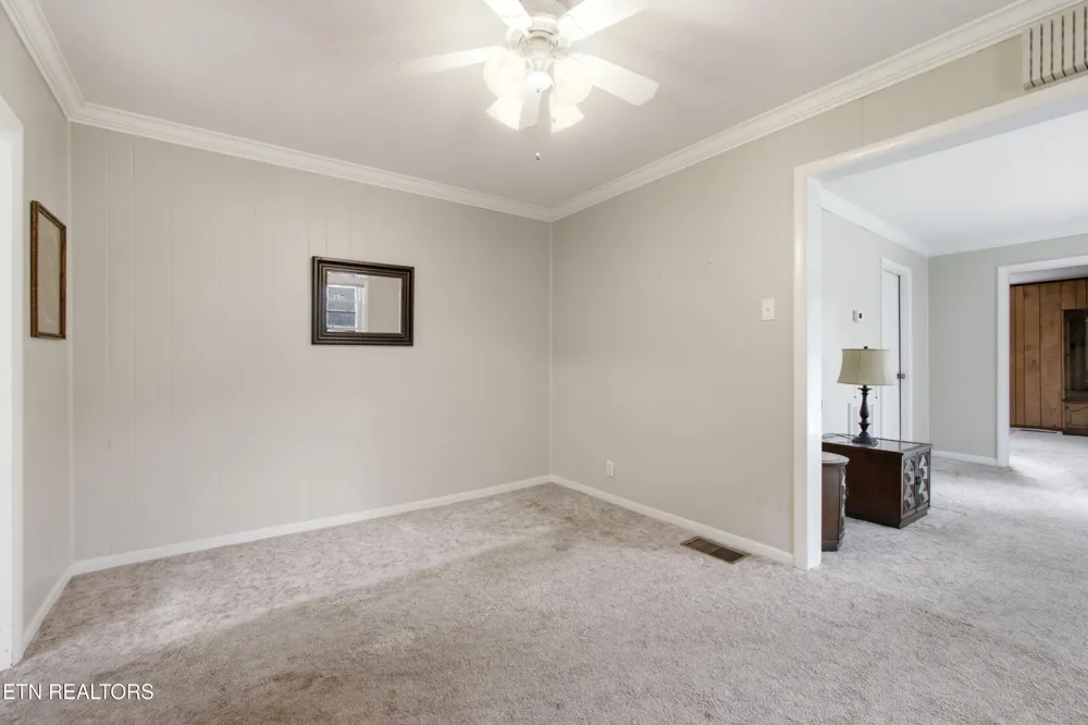 905 Cumberland St Harriman, TN 37748