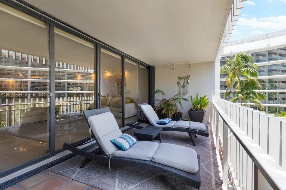3 Grove Isle Dr #C307 Miami, FL 33133