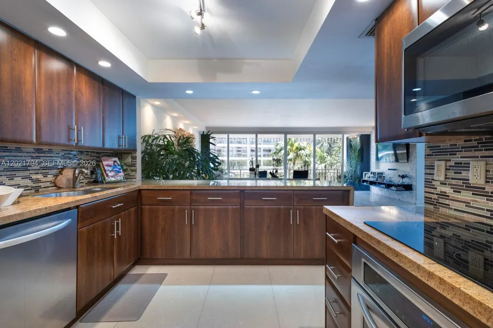 3 Grove Isle Dr #C307 Miami, FL 33133
