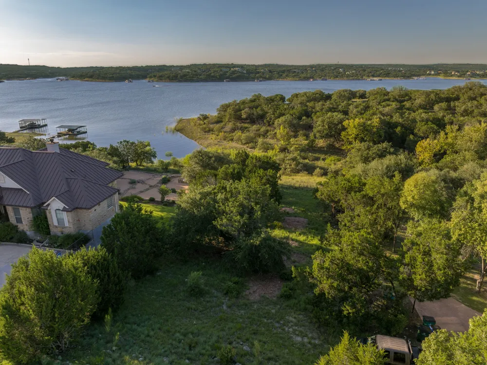 160 Lakefront Drive Point Venture, TX 78645
