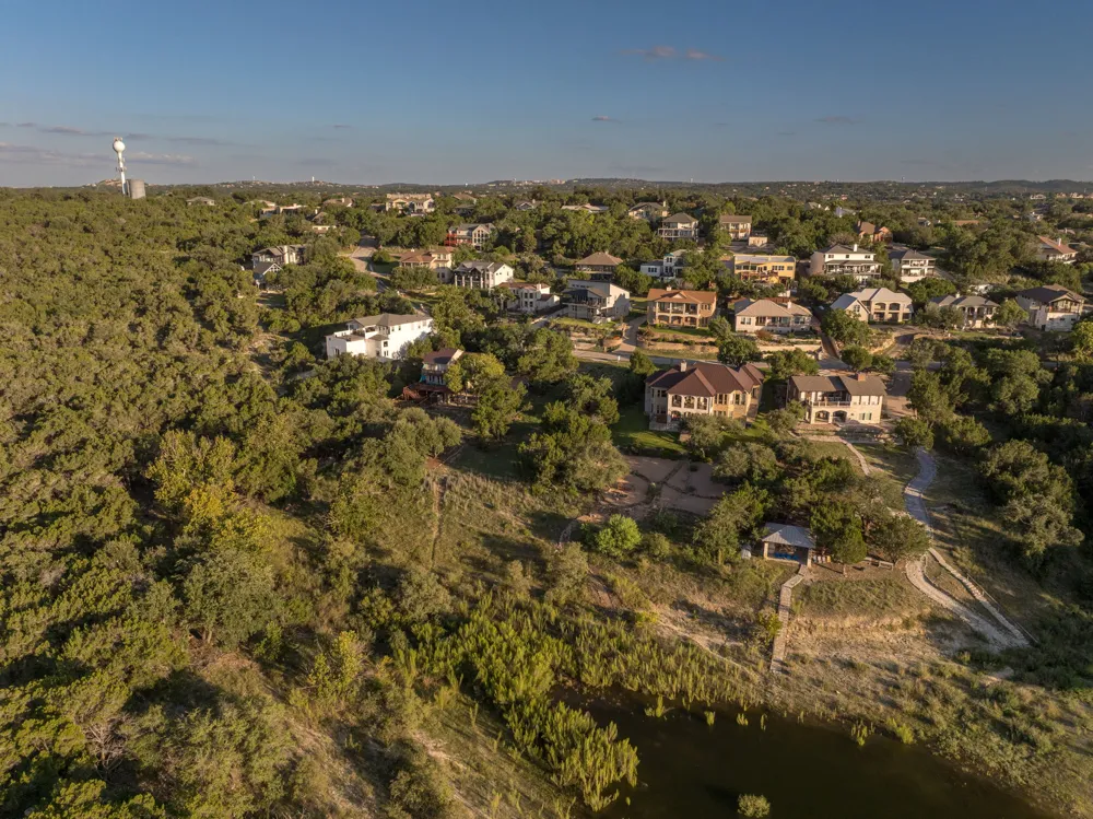160 Lakefront Drive Point Venture, TX 78645