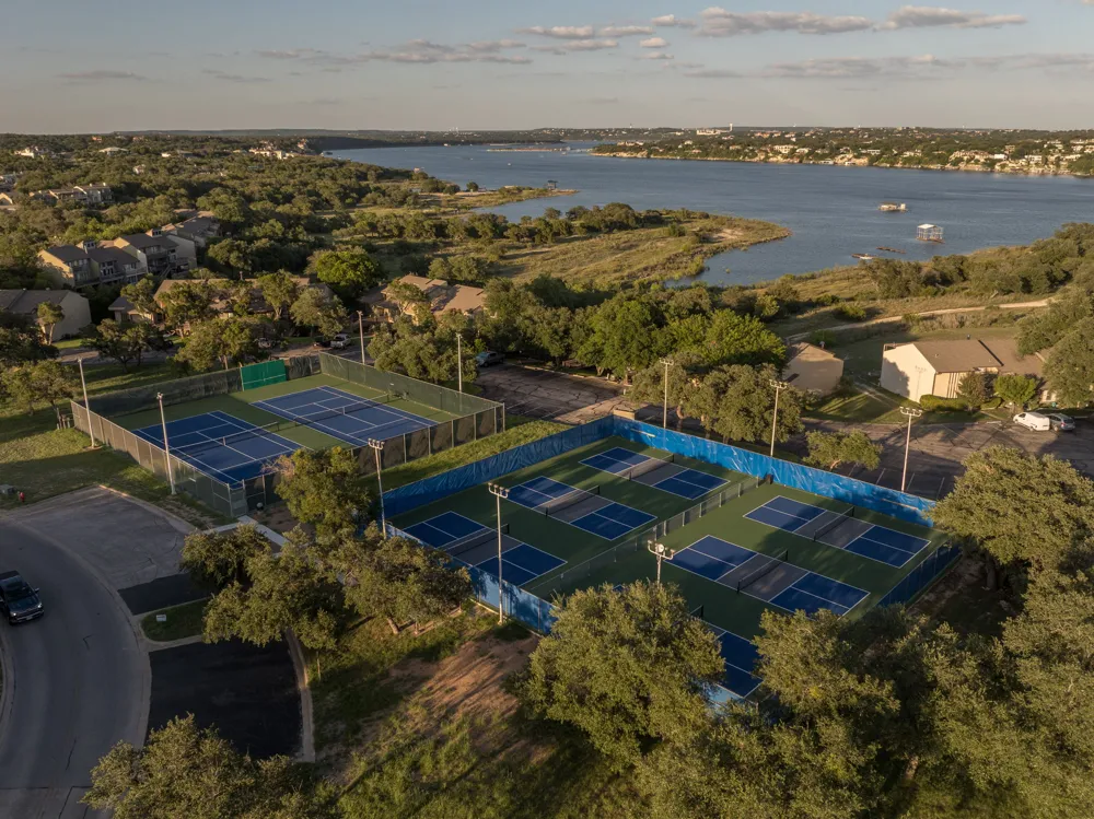 160 Lakefront Drive Point Venture, TX 78645