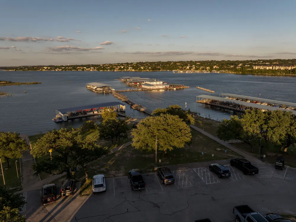 160 Lakefront Drive Point Venture, TX 78645