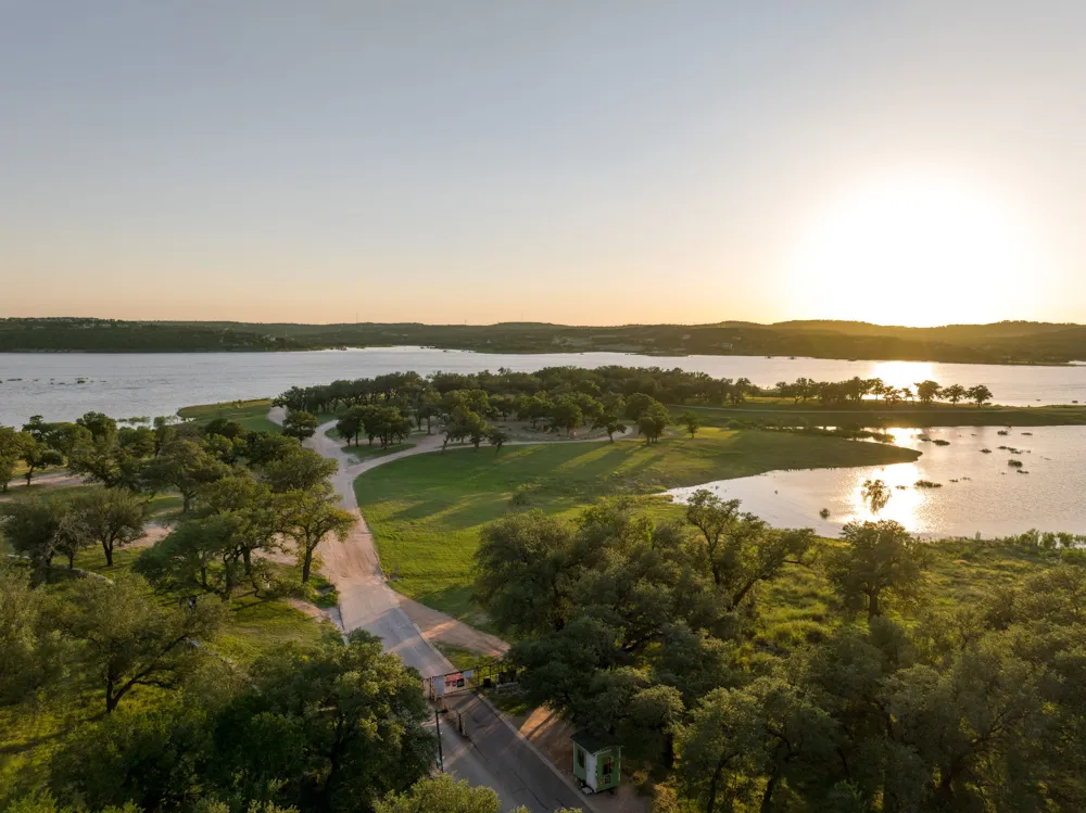 160 Lakefront Drive Point Venture, TX 78645