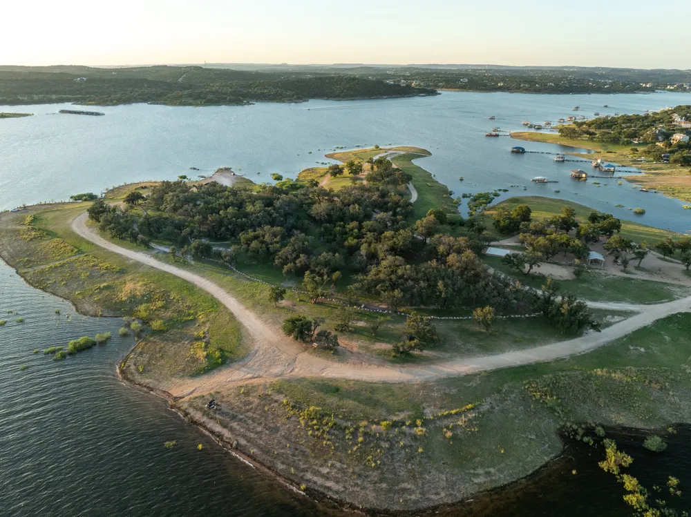 160 Lakefront Drive Point Venture, TX 78645