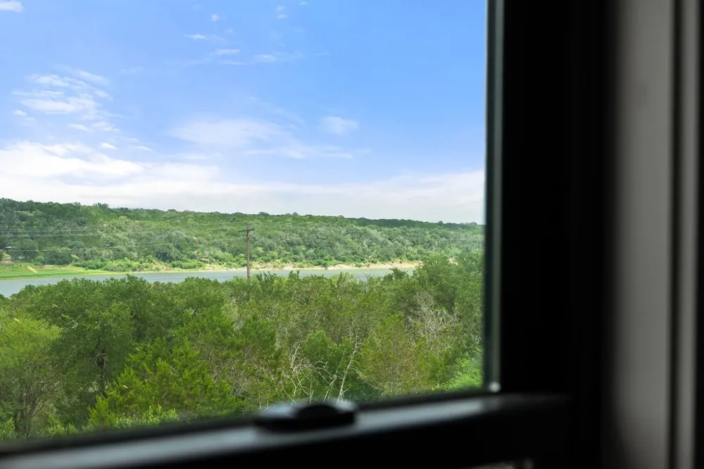 505 Broken Arrow Drive Spicewood, TX 78669