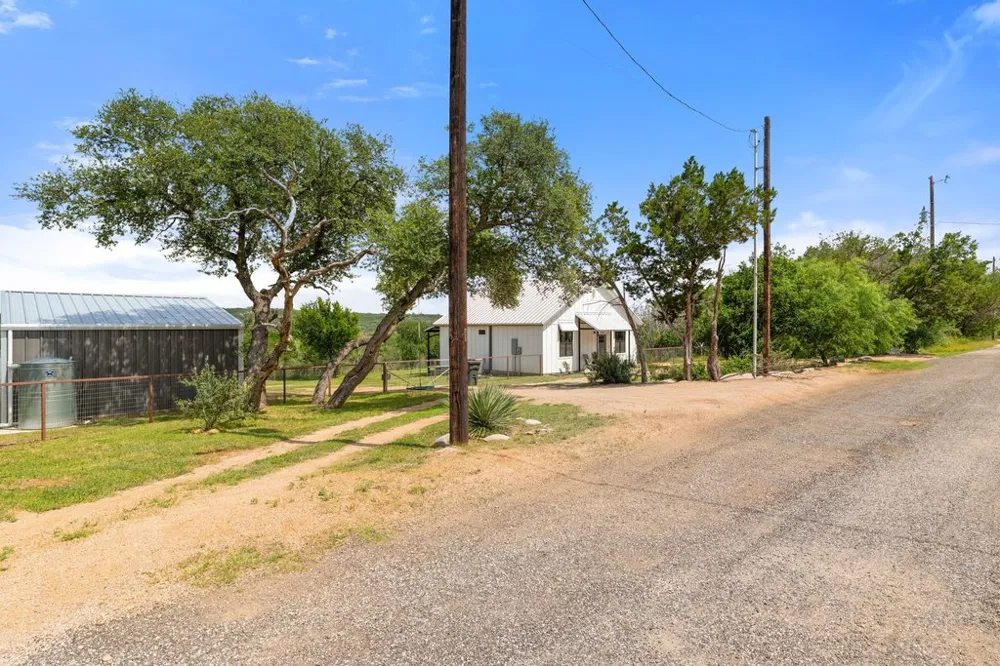 505 Broken Arrow Drive Spicewood, TX 78669
