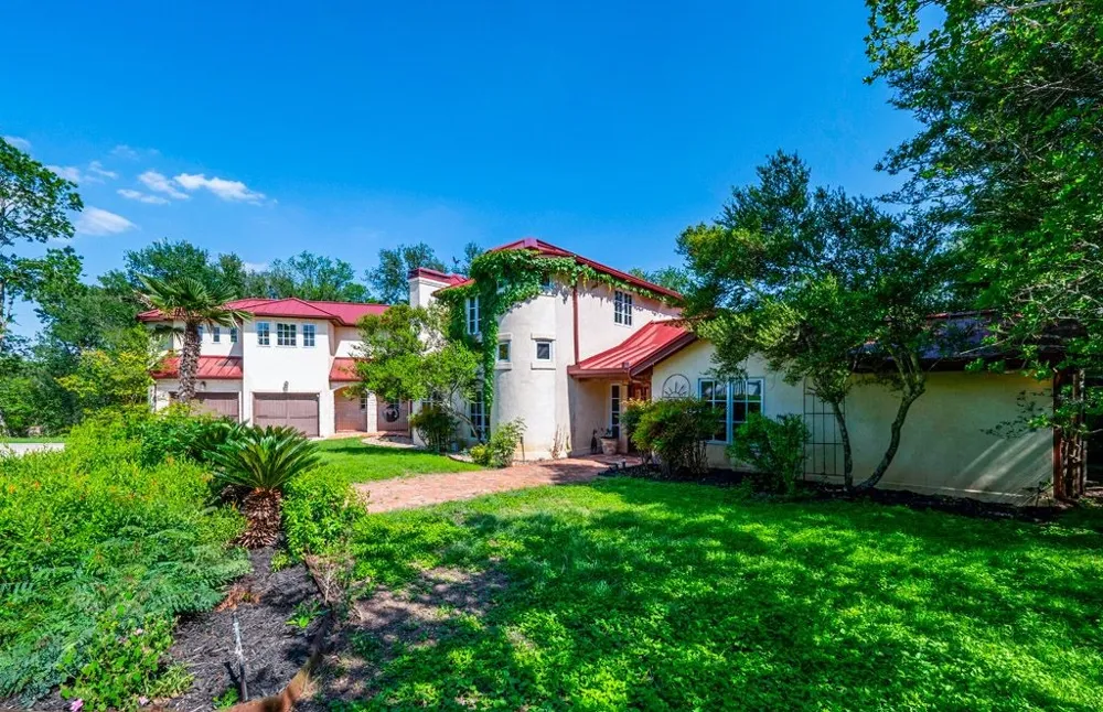 541 Martindale Falls Road Martindale, TX 78655