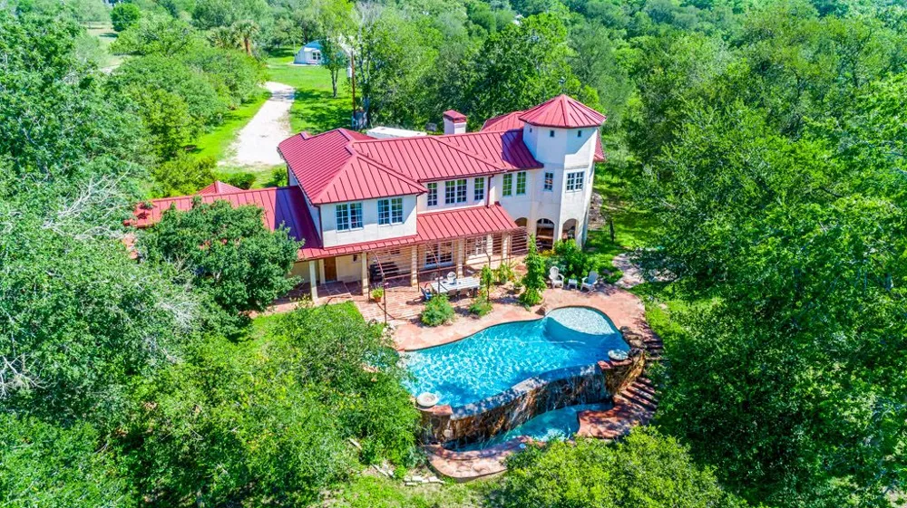 541 Martindale Falls Road Martindale, TX 78655