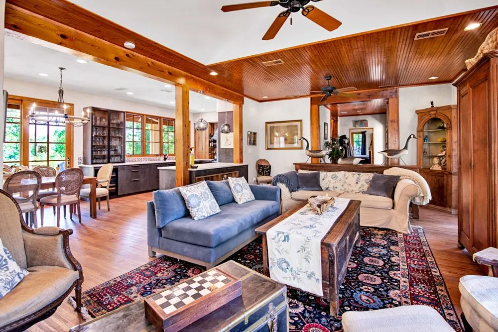 541 Martindale Falls Road Martindale, TX 78655