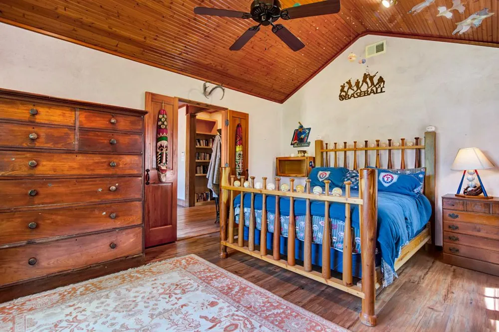 541 Martindale Falls Road Martindale, TX 78655