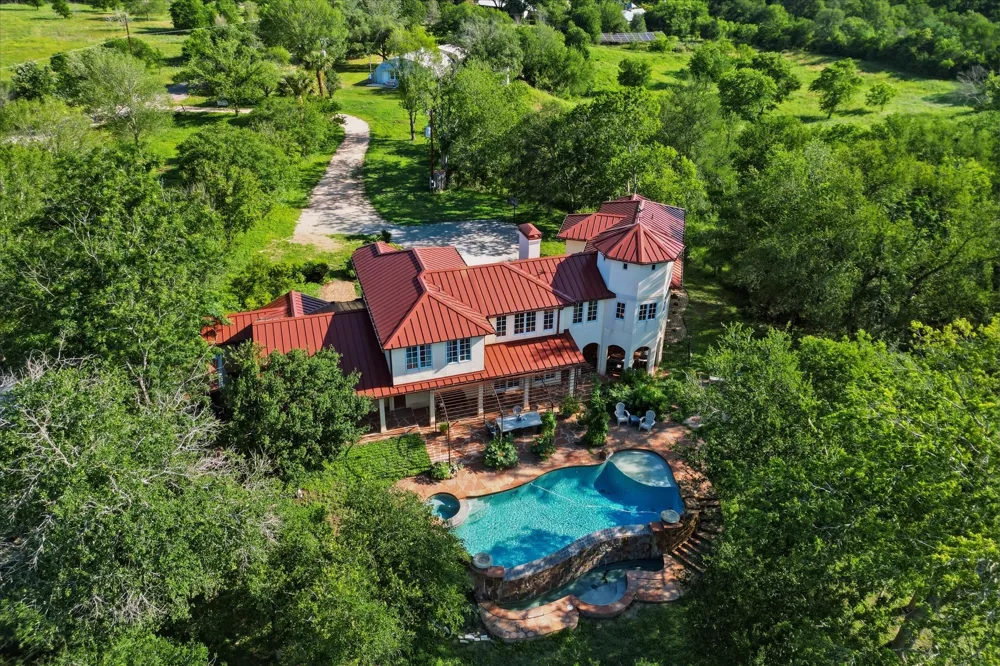 541 Martindale Falls Road Martindale, TX 78655
