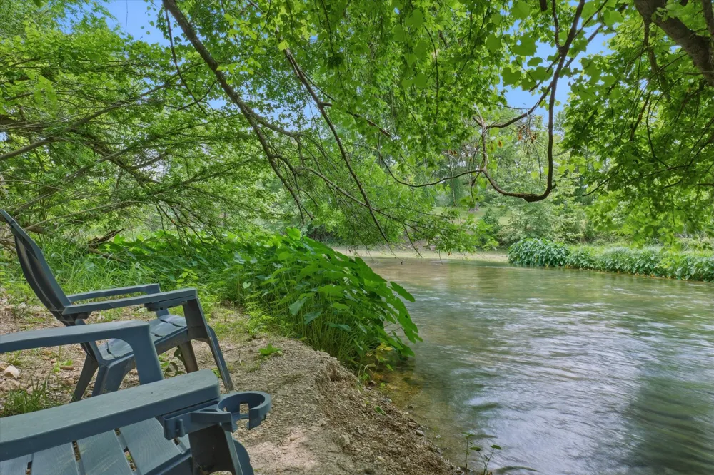 541 Martindale Falls Road Martindale, TX 78655