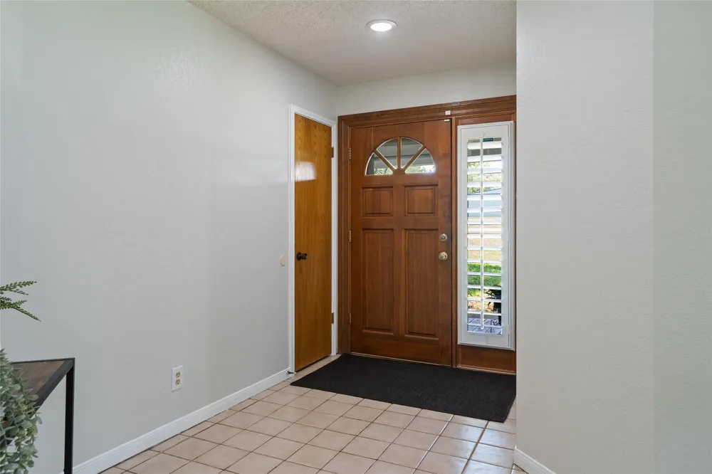 6448 River Oaks Drive Kingsland, TX 78639
