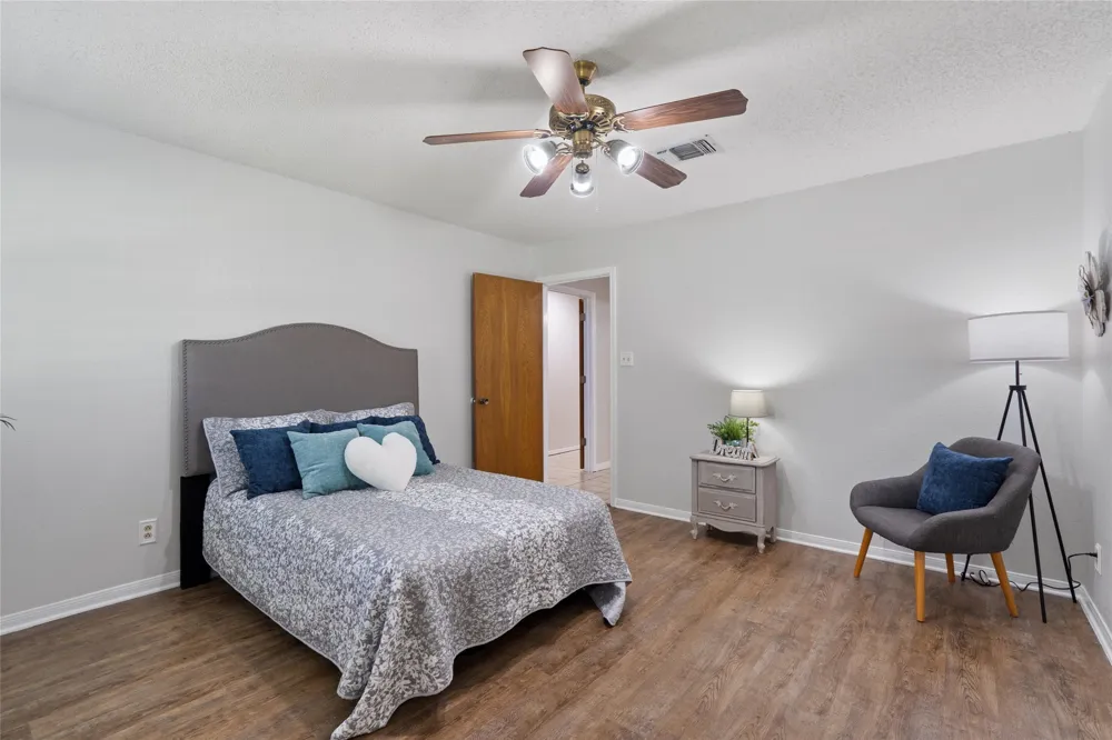 6448 River Oaks Drive Kingsland, TX 78639