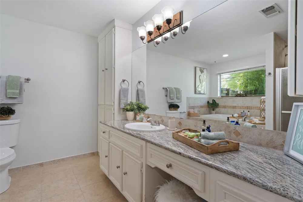6448 River Oaks Drive Kingsland, TX 78639