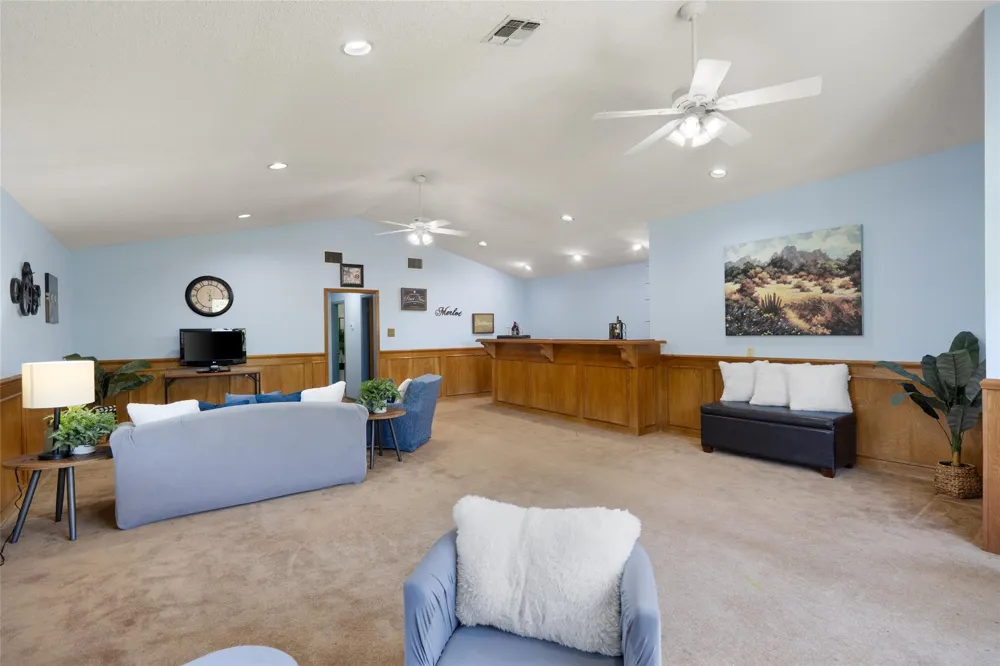 6448 River Oaks Drive Kingsland, TX 78639