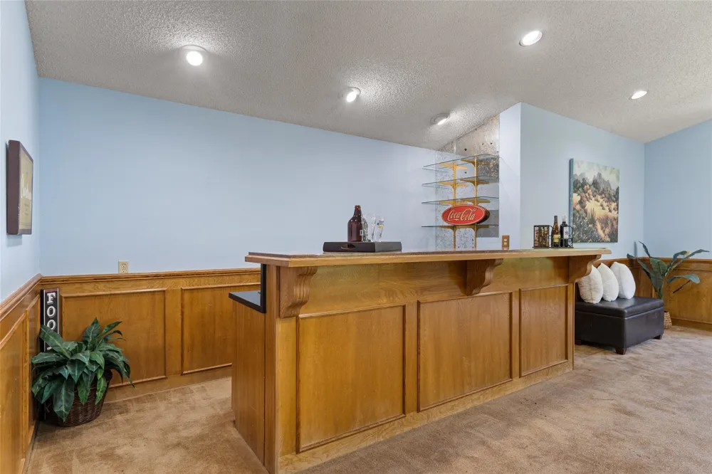 6448 River Oaks Drive Kingsland, TX 78639