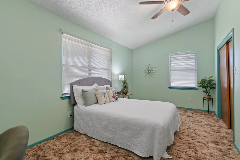6448 River Oaks Drive Kingsland, TX 78639