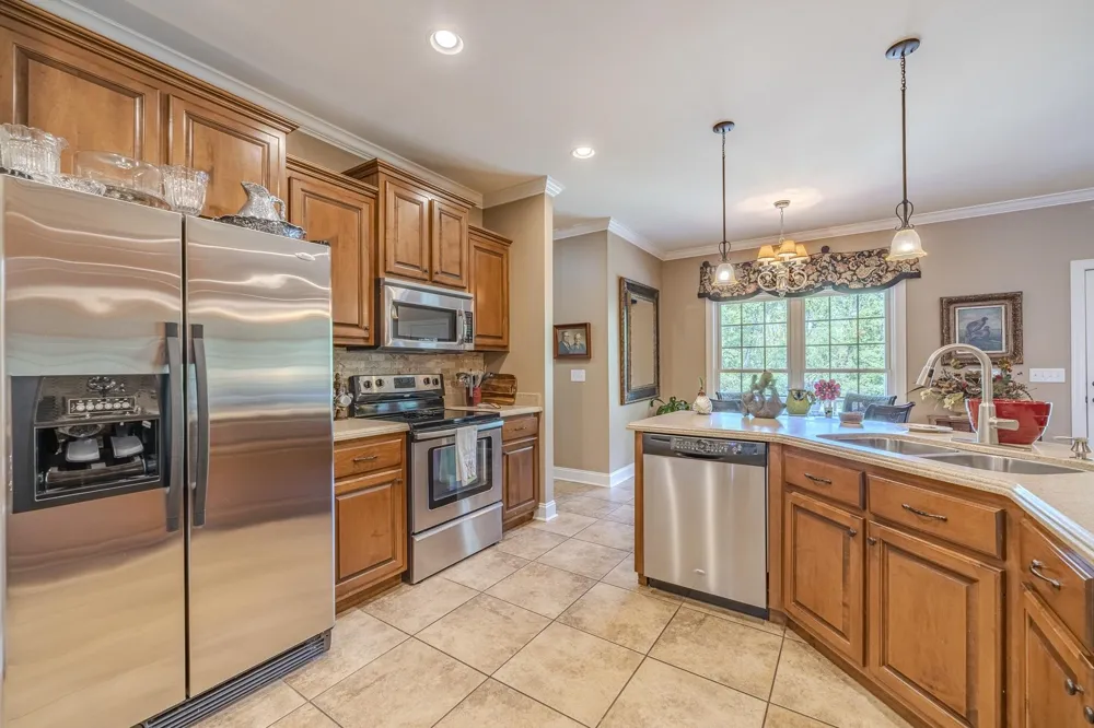 670 BOWEN DR Savannah, TN 38372