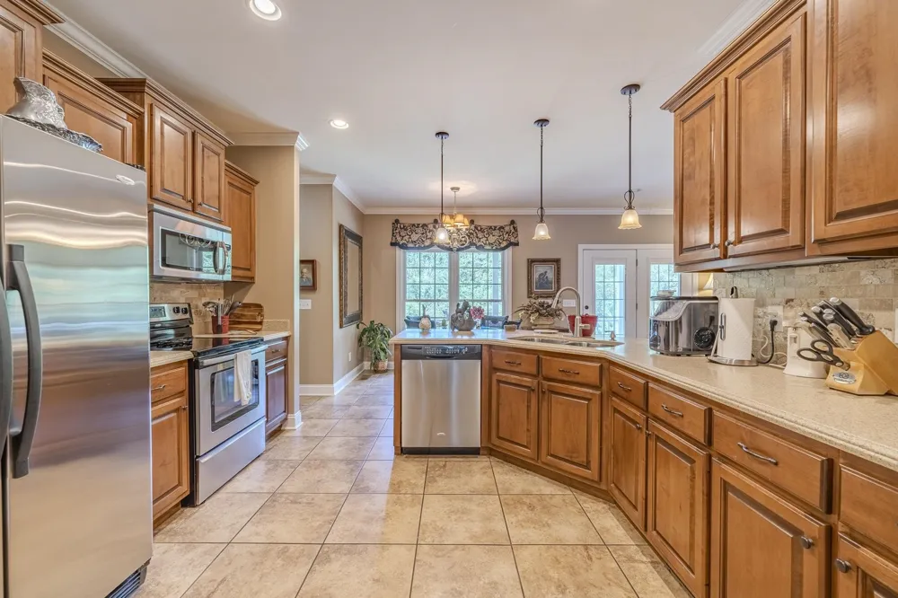 670 BOWEN DR Savannah, TN 38372