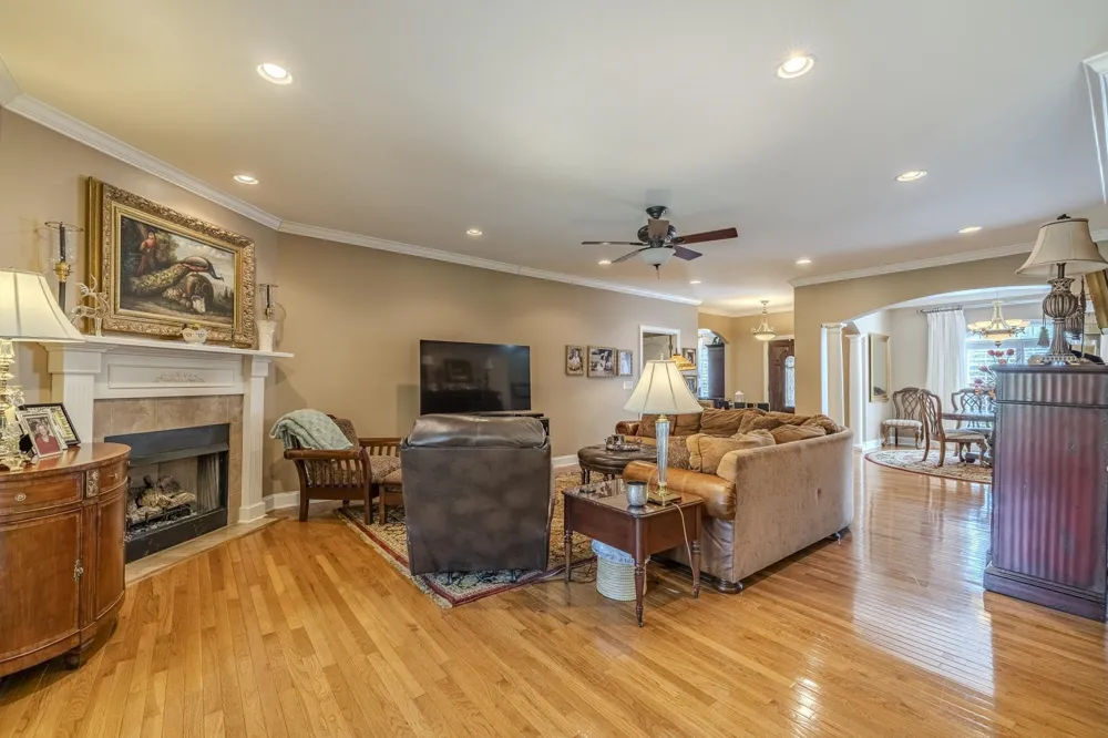 670 BOWEN DR Savannah, TN 38372