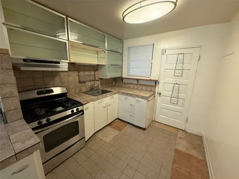 2921 E 12th Street #E