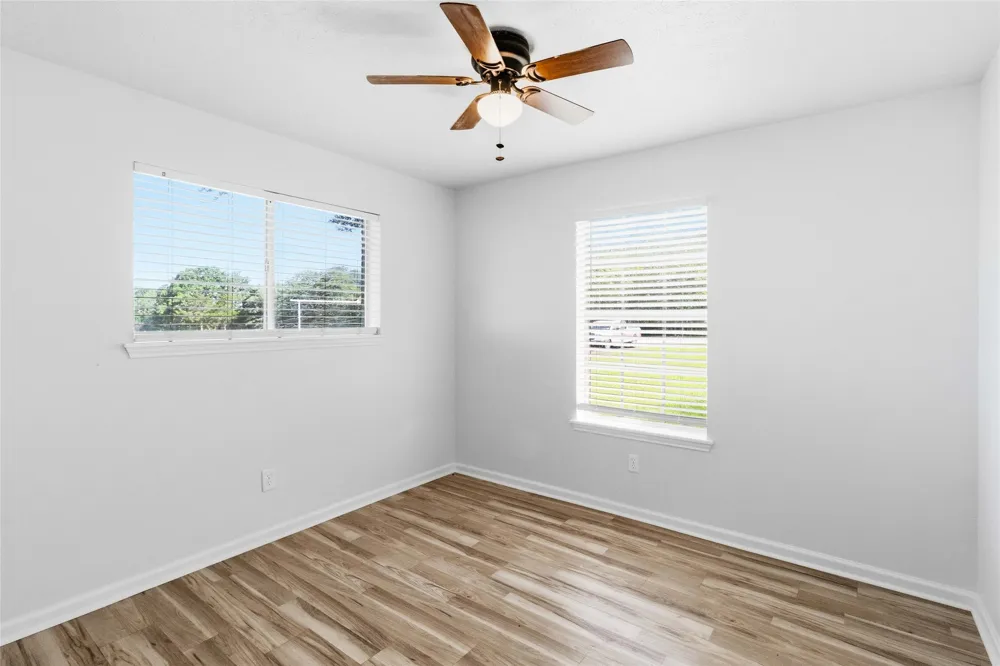 405 Old Highway 20 Highway McDade, TX 78650