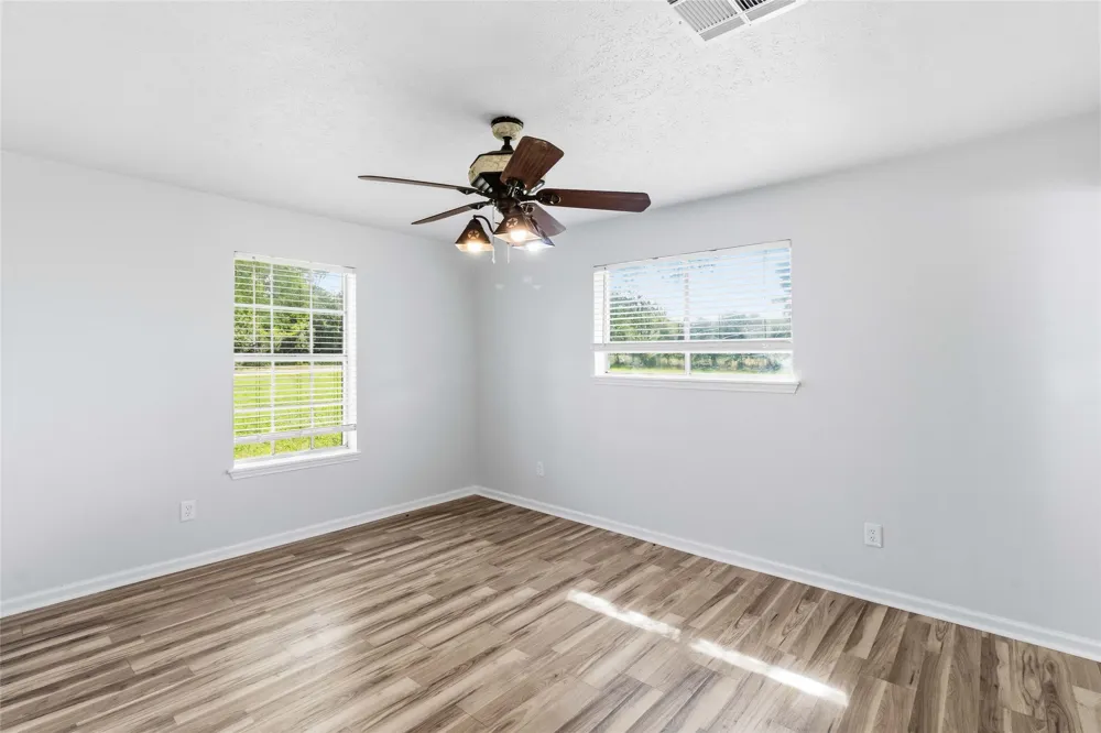 405 Old Highway 20 Highway McDade, TX 78650